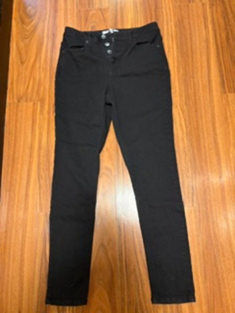 NO BOUNDRIES SKINNY JEANS (11)